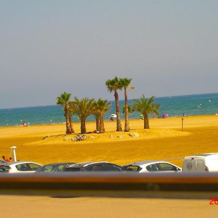 Face A La Mer Port-la-Nouvelle Exterior photo