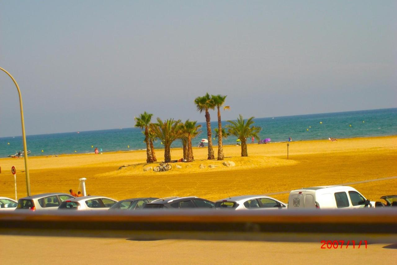 Face A La Mer Port-la-Nouvelle Exterior photo